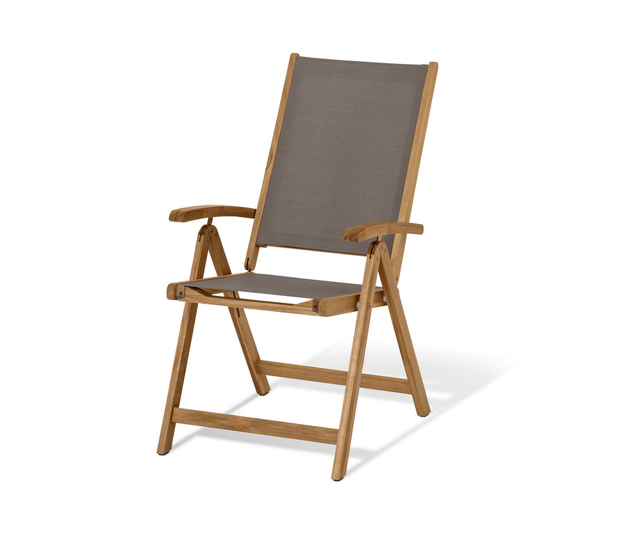 Rozłożone krzesło ogrodowe „Lenja” z wysokim, regulowanym oparciem, wykonane z drewna i materiału.