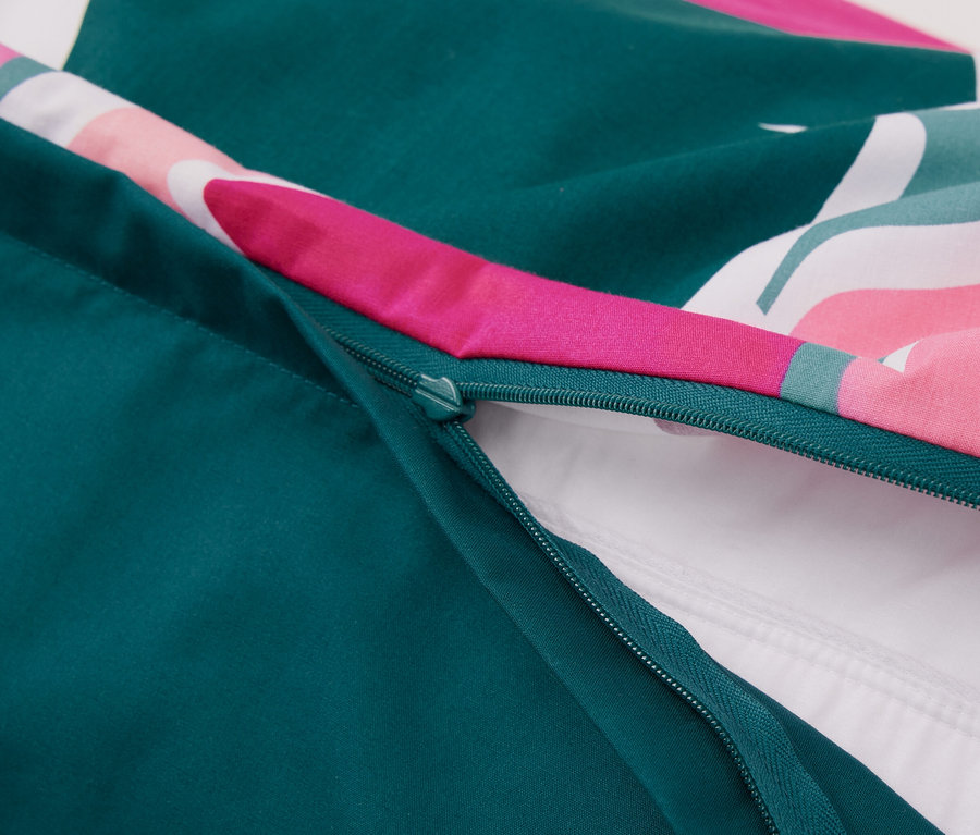 Szczegół pościeli perkalowej z zamkiem błyskawicznym, rozmiar standardowy i niestandardowy.