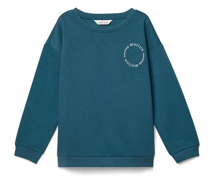 Niebieska bluza z napisem "nonstop motion".