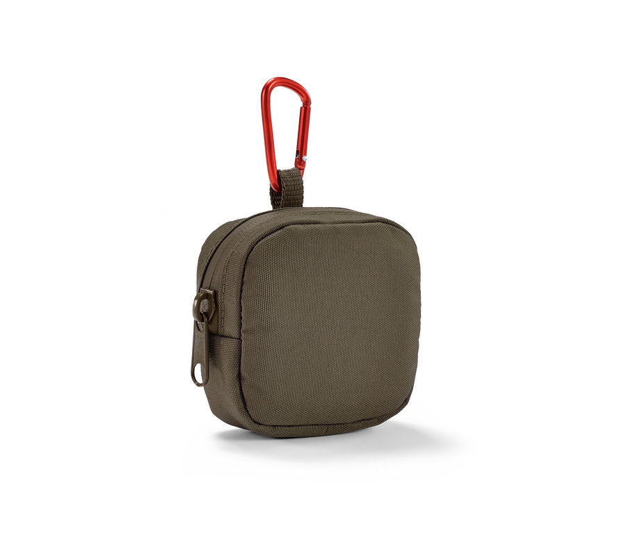 Zamknięta, izolowana torebka wielofunkcyjna w kolorze oliwkowym z czerwonym karabińczykiem.