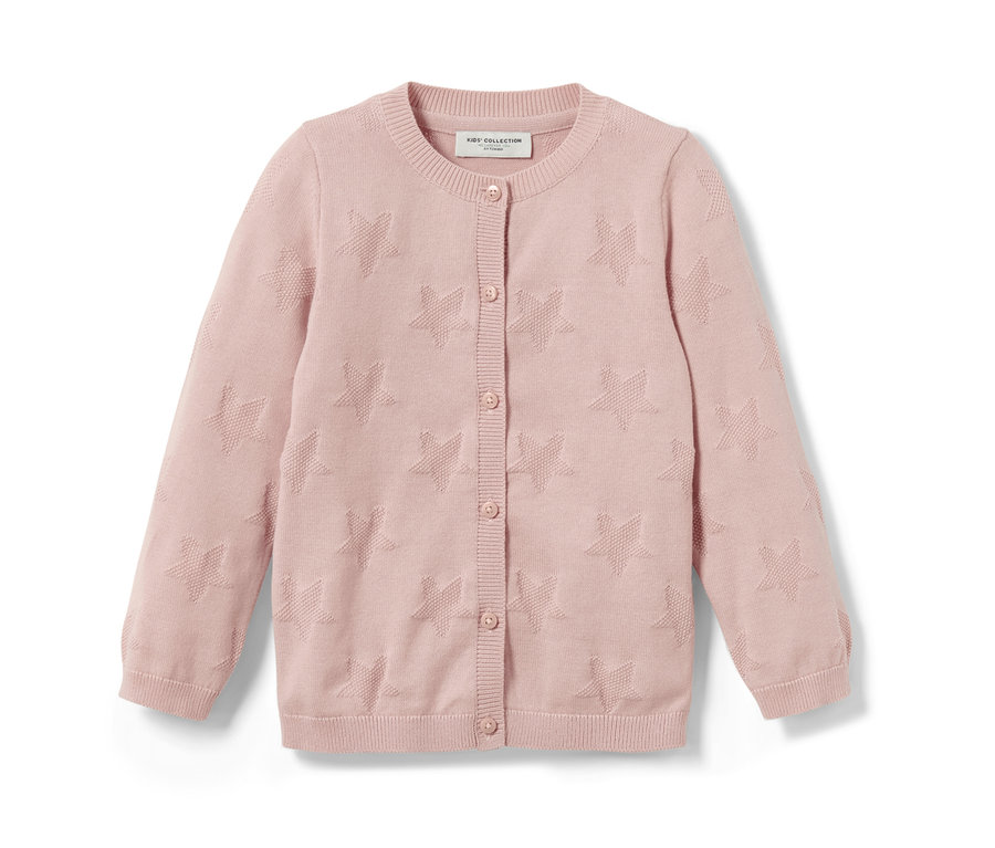 Różowy dziecięcy sweter z dzianiny w gwiazdy.