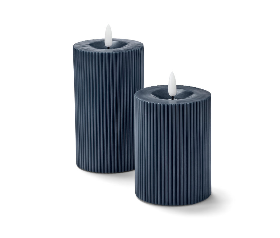 Dwie niebieskie świece LED z prawdziwego wosku.