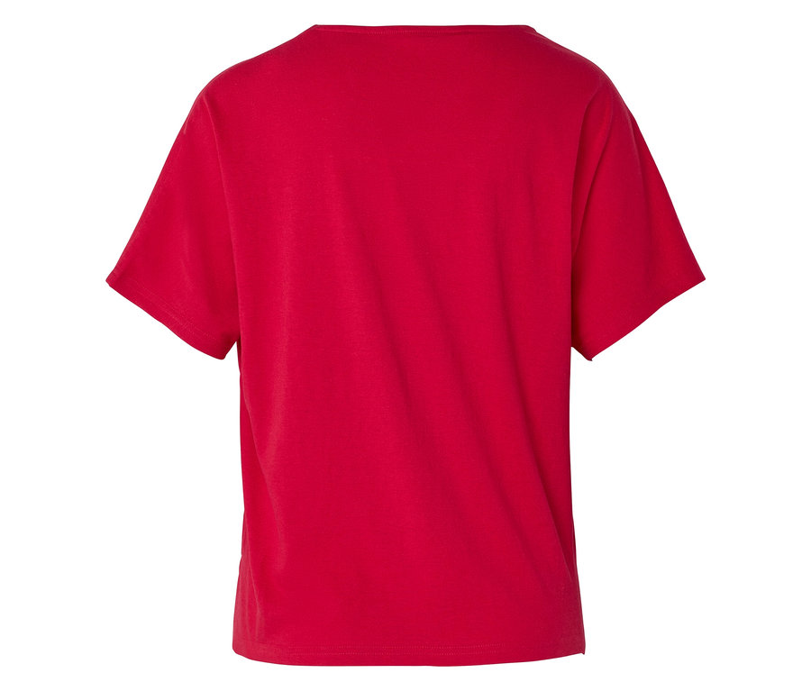 Widok z tyłu czerwonego T-shirtu z krótkimi rękawami.