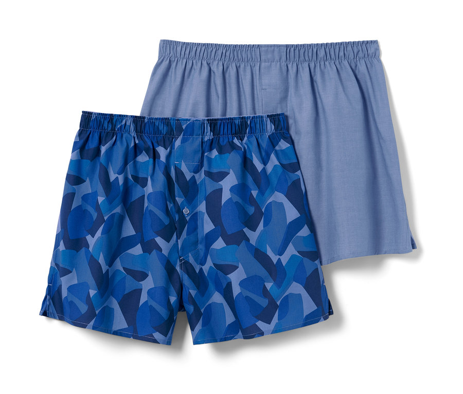 Dwie pary szortów bokserek z tkaniny.