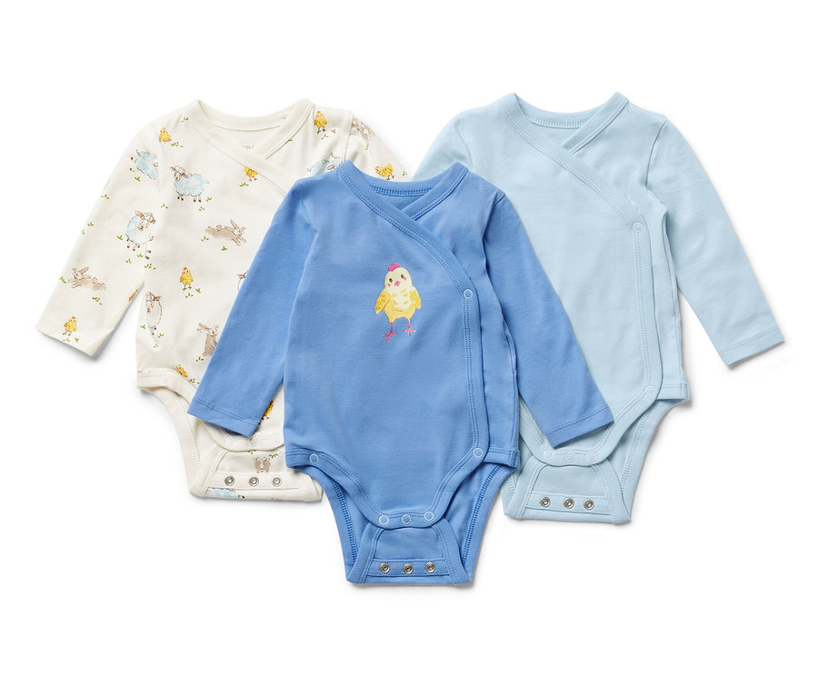 Trzy niebieskie body niemowlęce rosnące z dzieckiem.
