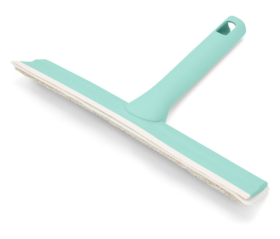 Turkusowa ściągaczka do okien z białą gumową listwą leży na białym tle.