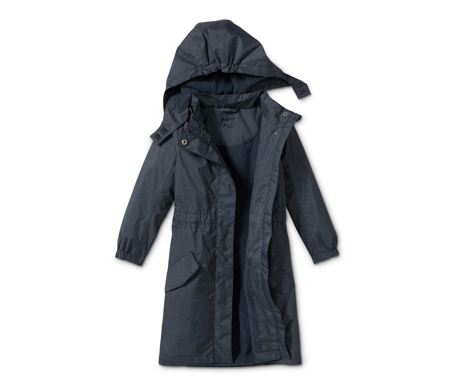 Granatowa kurtka dziewczęca przeciwdeszczowa stylizowana na dżins, z kapturem i długimi rękawami.