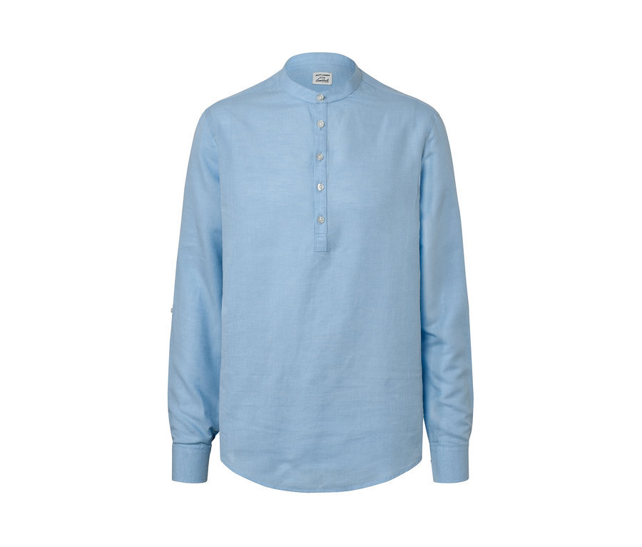 Jasnoniebieska koszula z lnem.