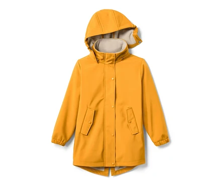 Żółta parka z kapturem.