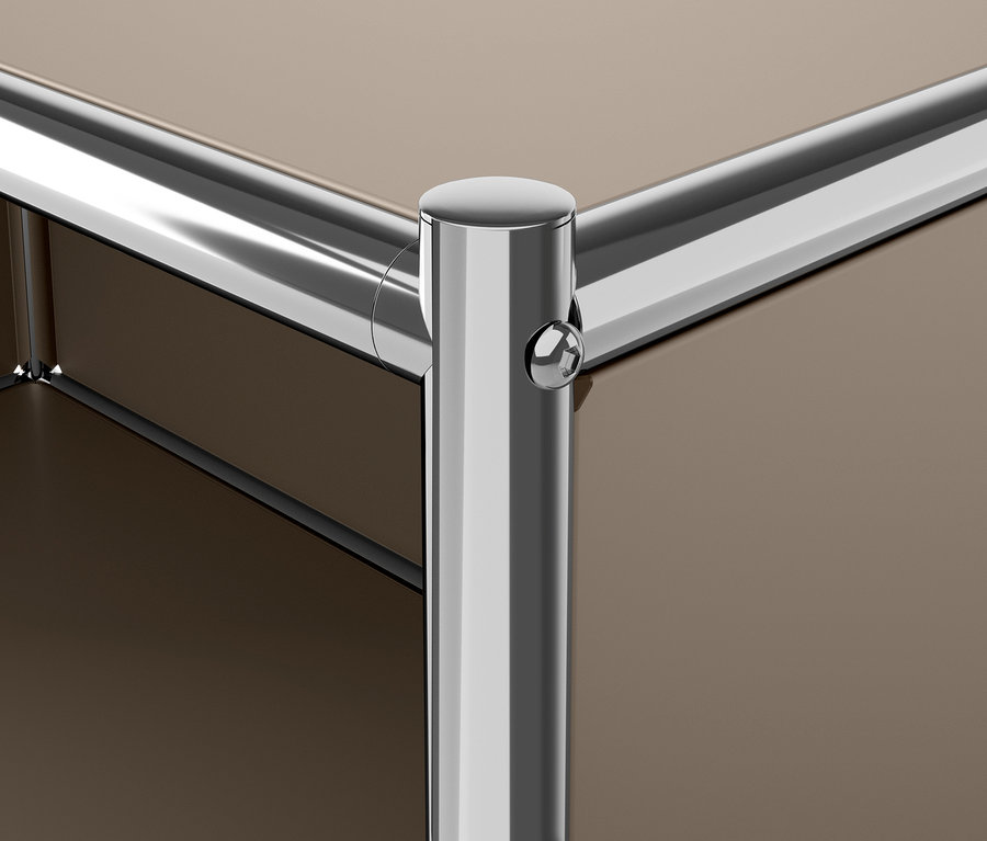 Detal narożnika metalowej komody CN3 w kolorze szarobeżowym.