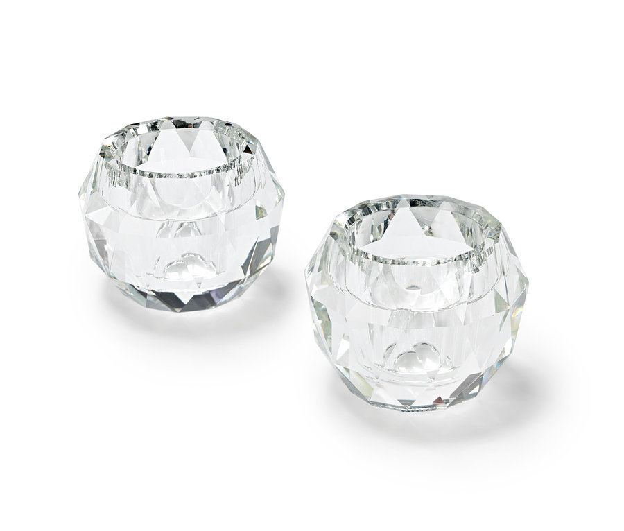 Dwa szklane świeczniki.