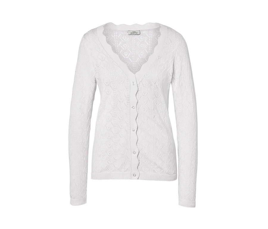 Biały kardigan z dzianiny z ażurowym wzorem.