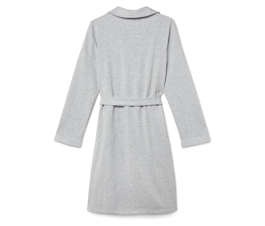 Widok z tyłu na szlafrok w paski z paskiem.