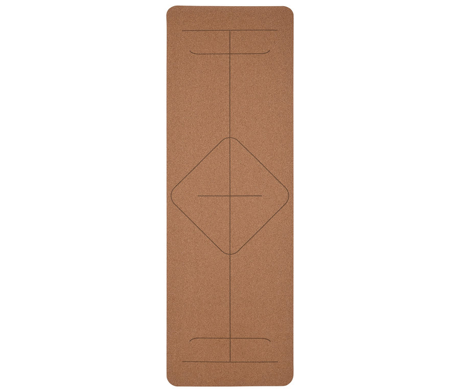 Brązowa mata do jogi z oznaczeniami.