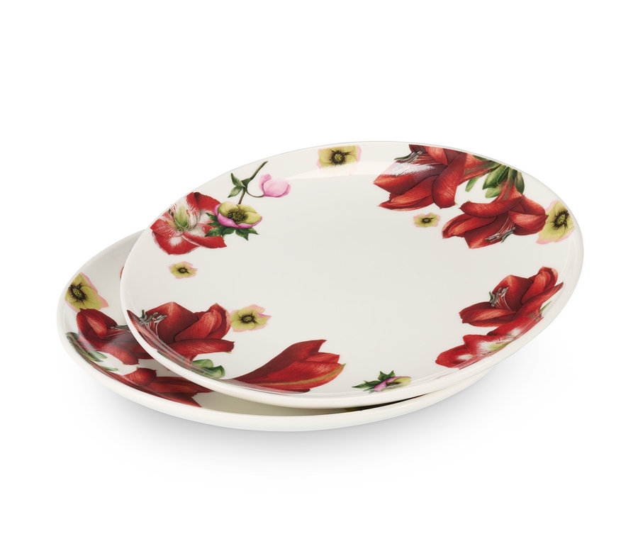 Dwa talerze z dekoracją.