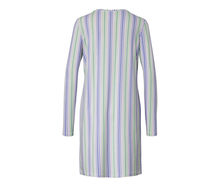 Widok z tyłu koszuli nocnej z długim rękawem w pionowe fioletowe, zielone i białe paski.