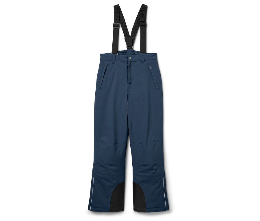 Niebieskie spodnie narciarskie z czarnymi wzmocnieniami na dole nogawek i szelkami.