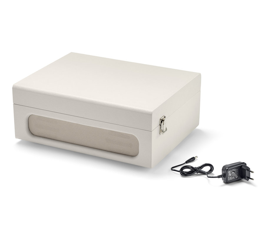 Biały, przenośny gramofon retro z funkcją Bluetooth® i kablem zasilającym.