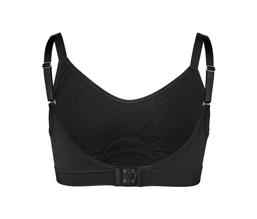 Szczegół czarnego, bezszwowego biustonosza sportowego.