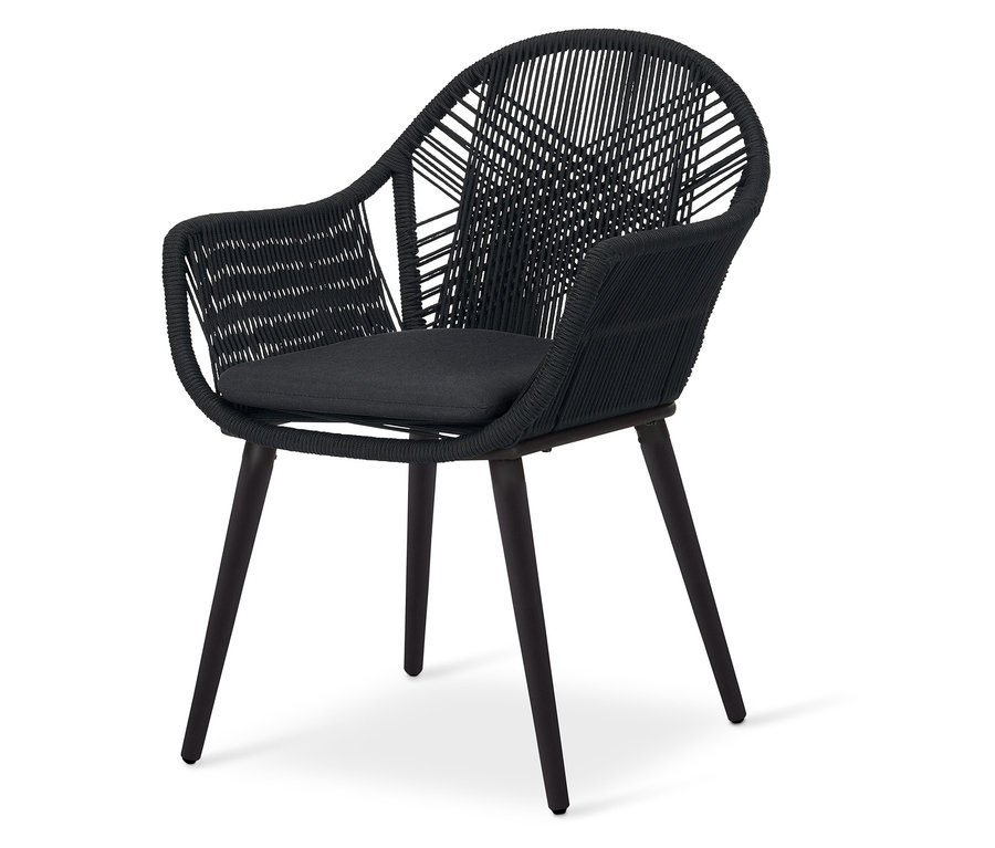 Czarne krzesło ogrodowe z tekstylnym krzyżowym splotem i ciemnymi drewnianymi nogami.