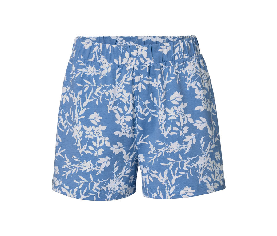 Niebieskie spodenki piżamowe w białe kwiaty.