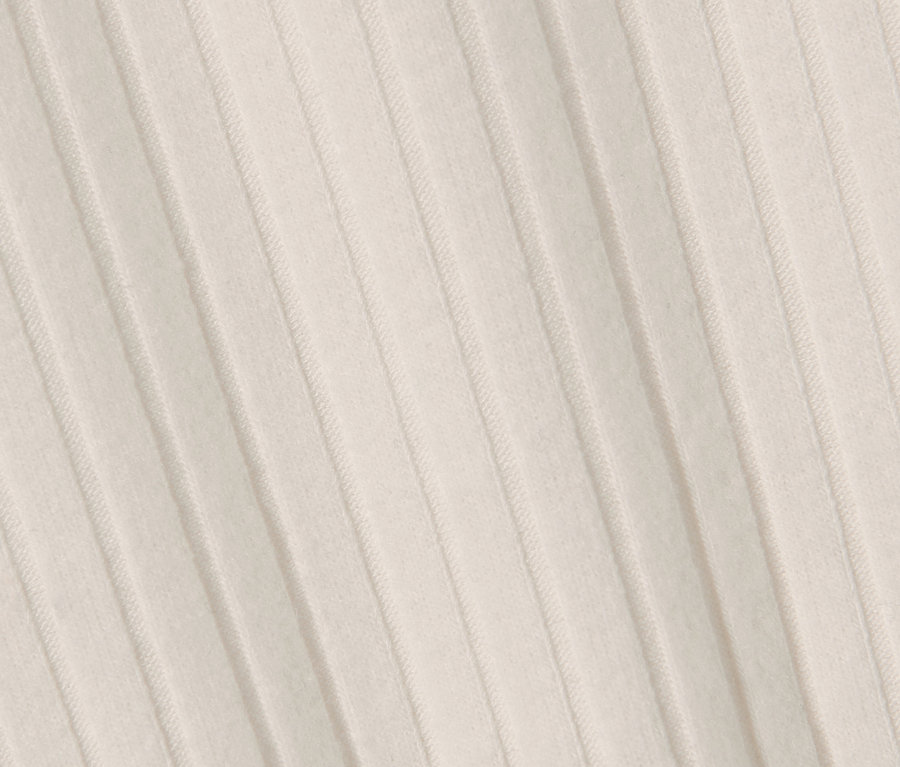 Zbliżenie na dziecięcy zestaw rekreacyjny z prążkowaną teksturą.