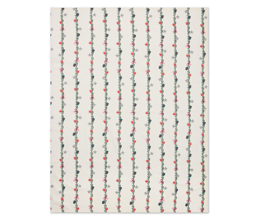 Biały obrus ze pionowymi paskami ozdobionymi gwiazdami, prezentami i gałązkami.