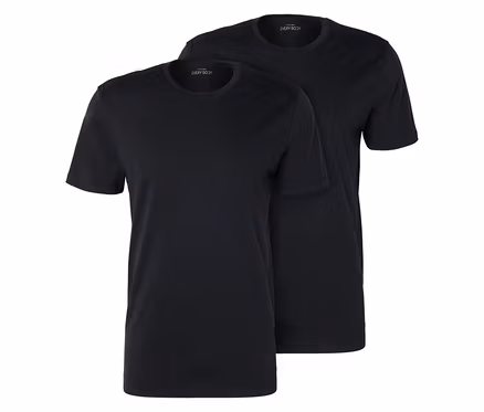 Dwa czarne T-shirty leżą jeden na drugim, przy czym przedni T-shirt jest lekko przesunięty w lewo.