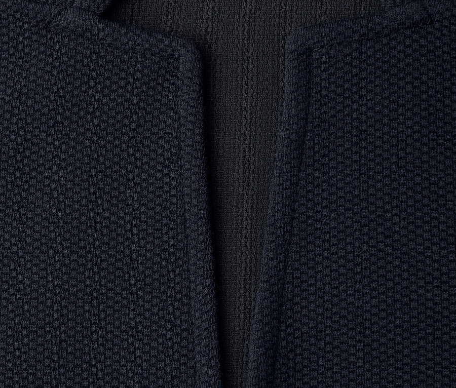 Zbliżenie na marynarkę dżersejową Street One z kołnierzem i otwartymi klapami.