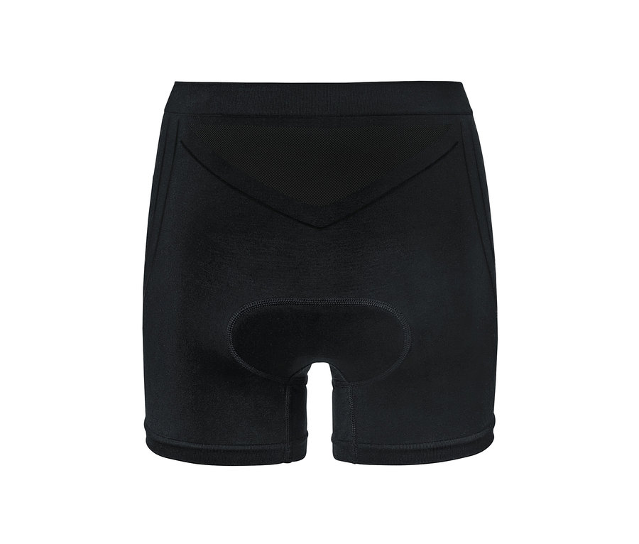 Czarne bokserki rowerowe.