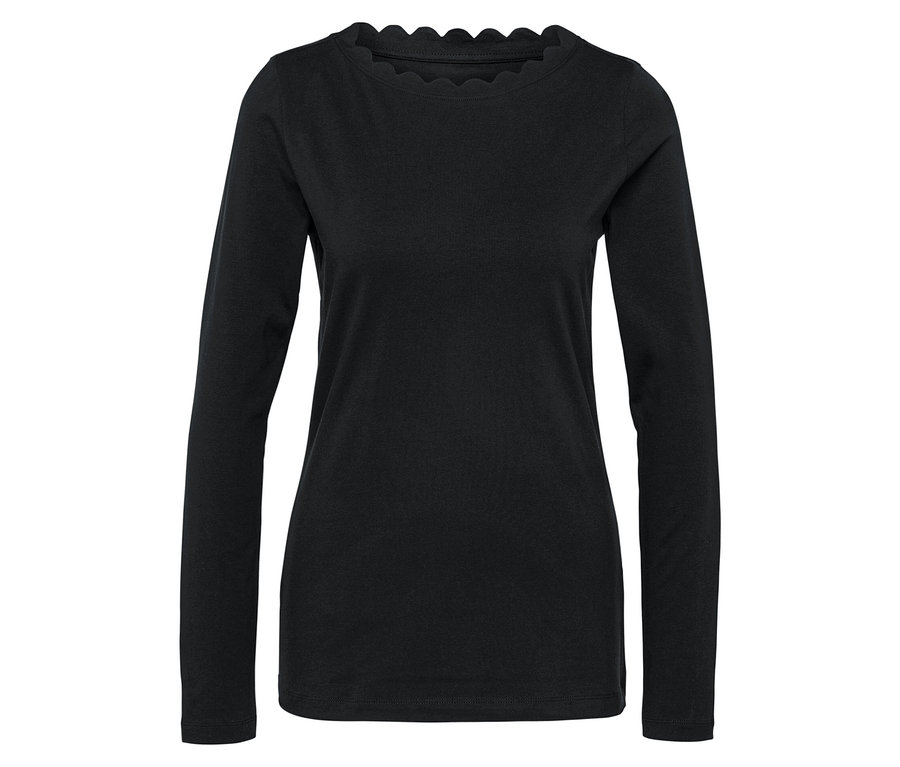 Czarna bluzka z długim rękawem i ozdobnym wykończeniem.