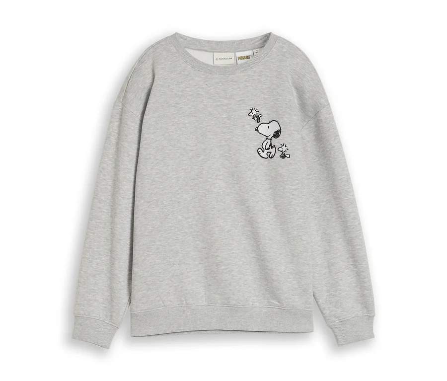 Szara bluza z czarnym konturowym rysunkiem siedzącego Snoopy'ego, patrzącego na latającego nad nim Woodstocka.