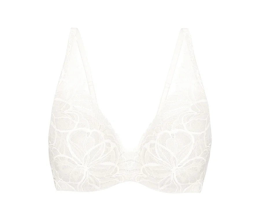 Biały koronkowy biustonosz Triumph Body Makeup Illusion Lace WP z kwiatowym wzorem i cienkimi ramiączkami.