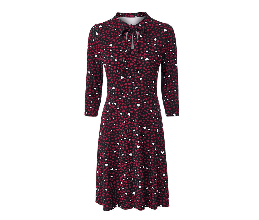 Czarna sukienka z dżerseju we wzór w serca.