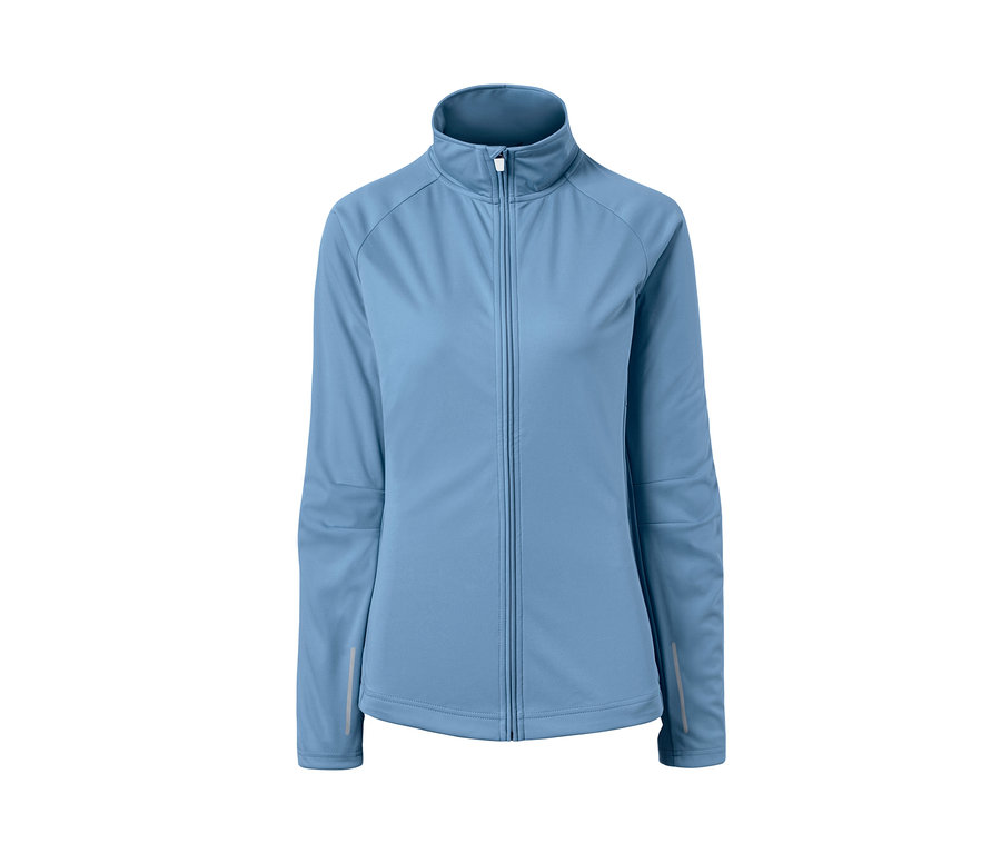 Niebieska kurtka softshell na rower zapinana na zamek błyskawiczny pośrodku.