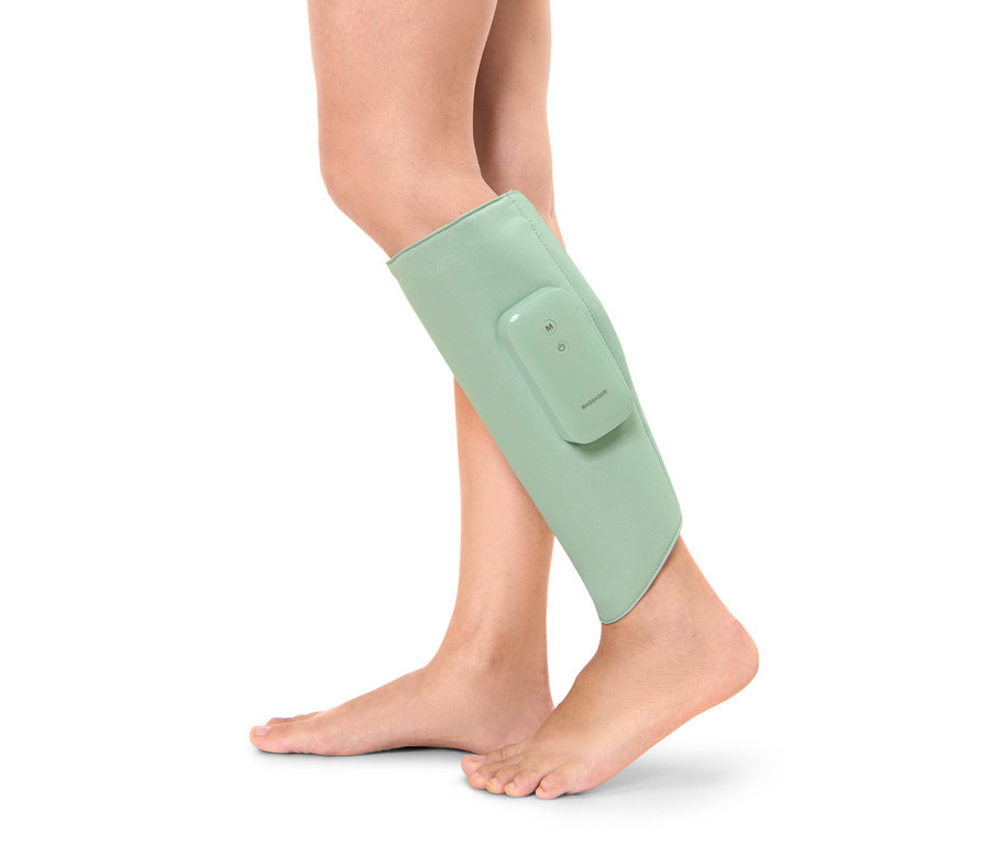 Noga z mankietem do masażu z akumulatorem.