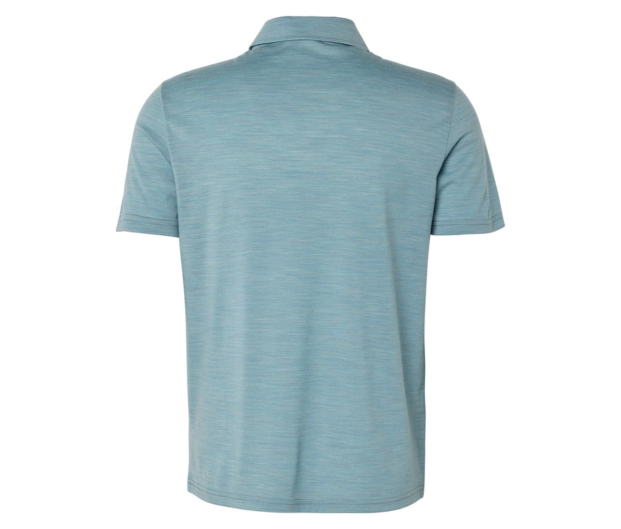 Widok z tyłu jasnoturkusowej koszulki polo z krótkim rękawem.