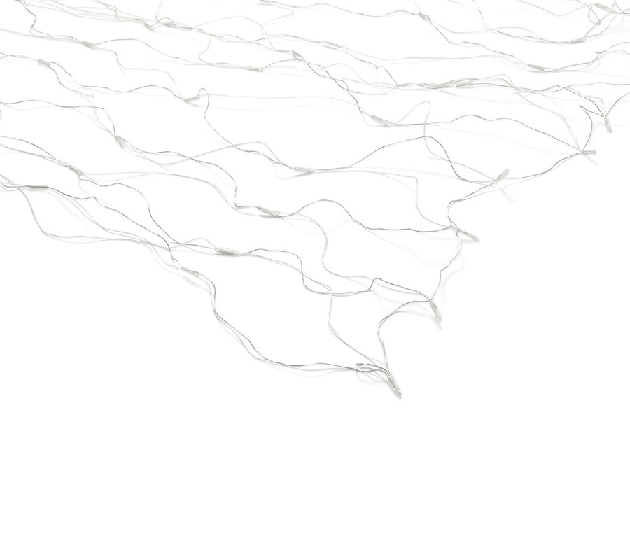 Zbliżenie na outdoorową sieć świetlną LED na białym tle.