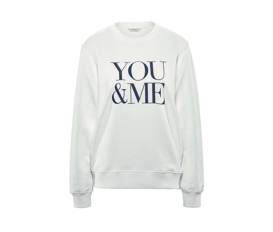 Biała bluza z napisem YOU & ME.