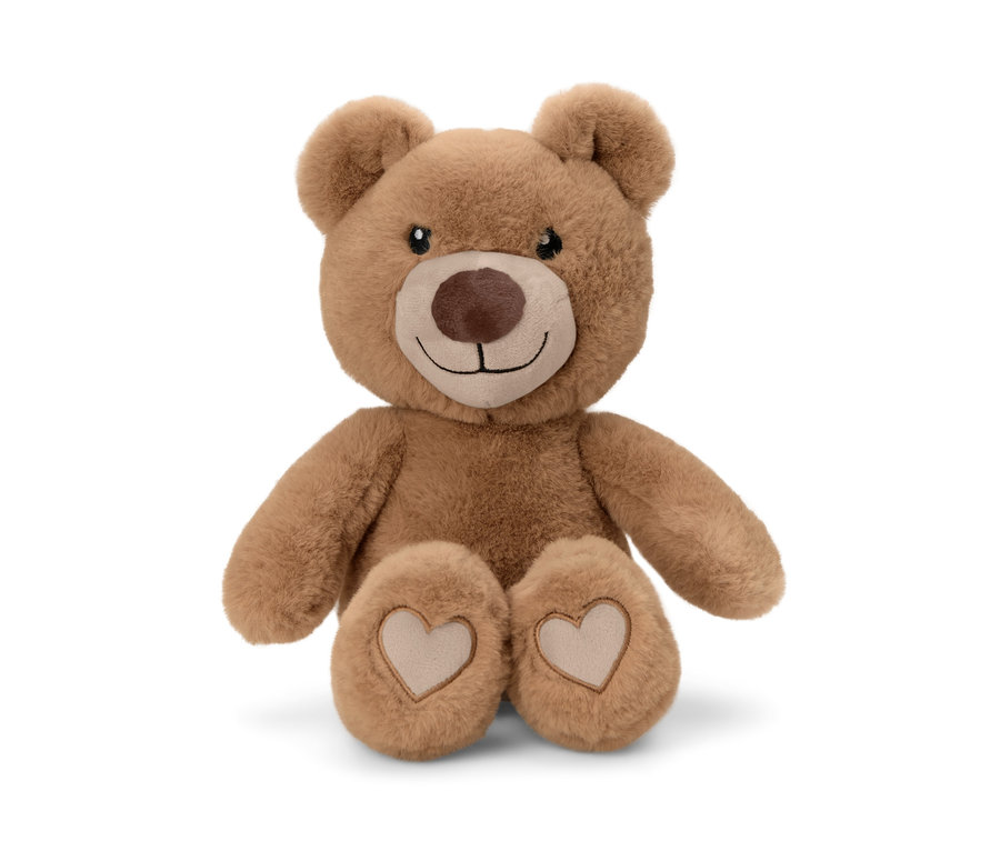 Brązowa pluszowa maskotka „niedźwiedź” siedzi na białym tle.