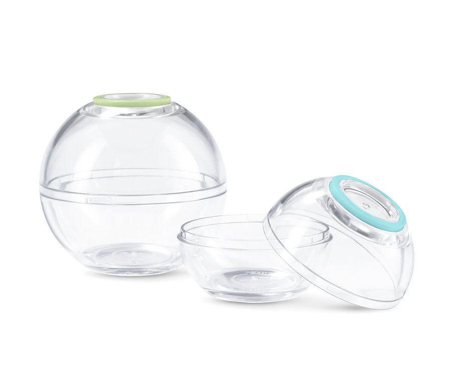 Dwa przezroczyste pojemniki spożywcze.