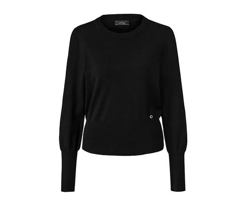 Czarny damski sweter z delikatnej dzianiny.