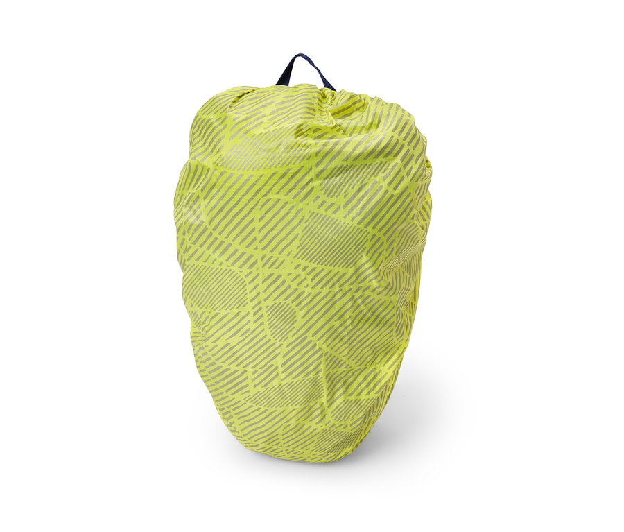 Żółty pokrowiec przeciwdeszczowy na plecak z szarym geometrycznym wzorem.