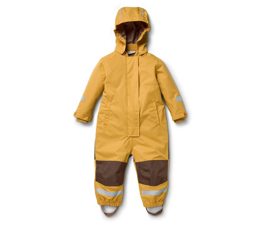 Żółty kombinezon z kapturem, brązowymi detalami na nogawkach i elementami odblaskowymi na rękawach i nogawkach.