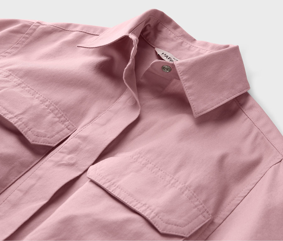 Szczegół kombinezonu dziecięcego.