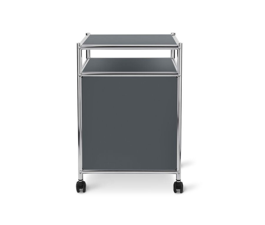 Szary metalowy kontener na kółkach »CN3« z klapą.