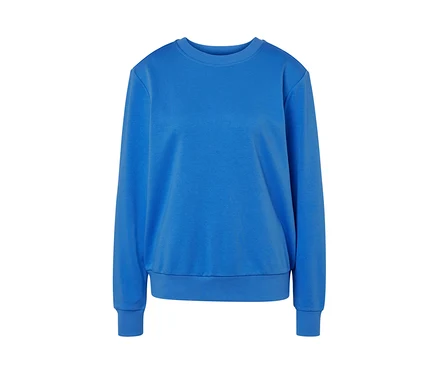 Kobaltowa bluza.