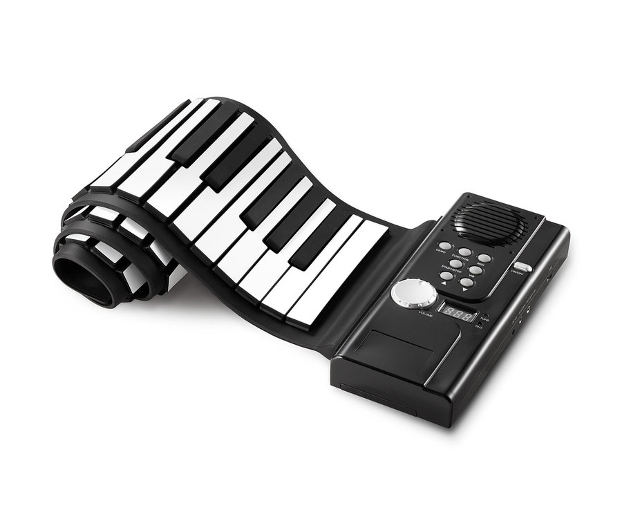 Czarne, elektroniczne, zwijane pianino z białymi i czarnymi klawiszami.