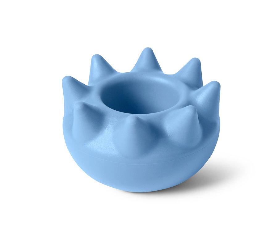 Niebieski trenażer stóp i łydek na białym tle.