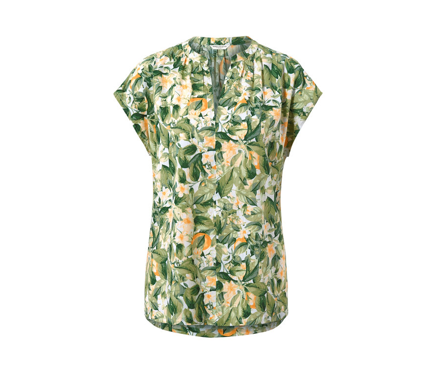 Wzorzysta bluzka z krótkim rękawem.